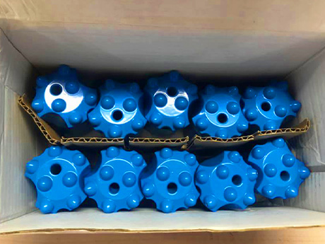 конусообразная кнопка