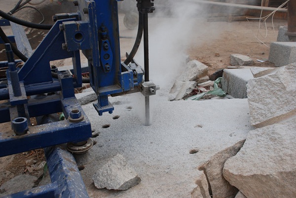 Пневматическая мобильная перфоратор 1