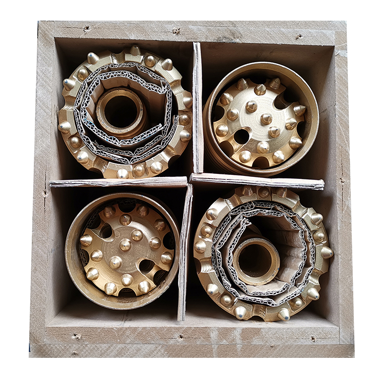 Буровая коронка с двумя обсадными колоннами 9